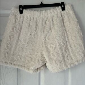 Women’s Medium White Sherpa Shorts